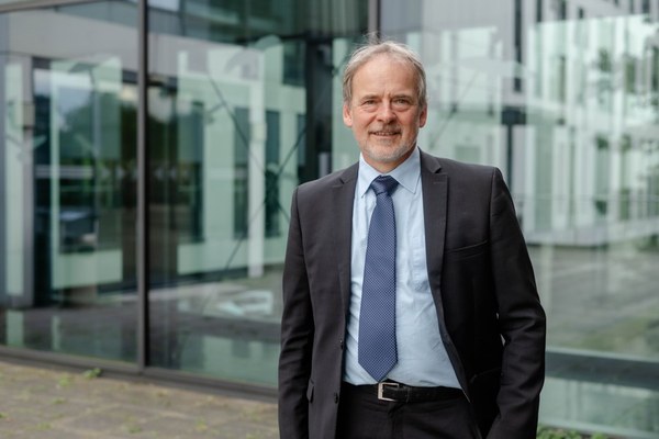 Ruhr Universität Bochum - Prof. Ralf Peters