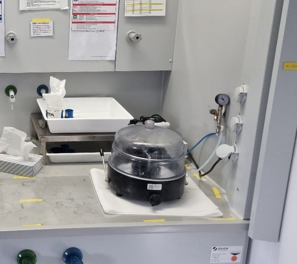 Einrichtungen zur Analytik