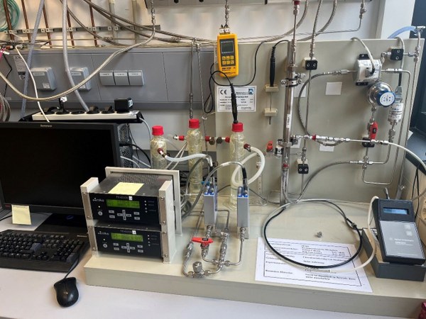 Einrichtungen zur Analytik