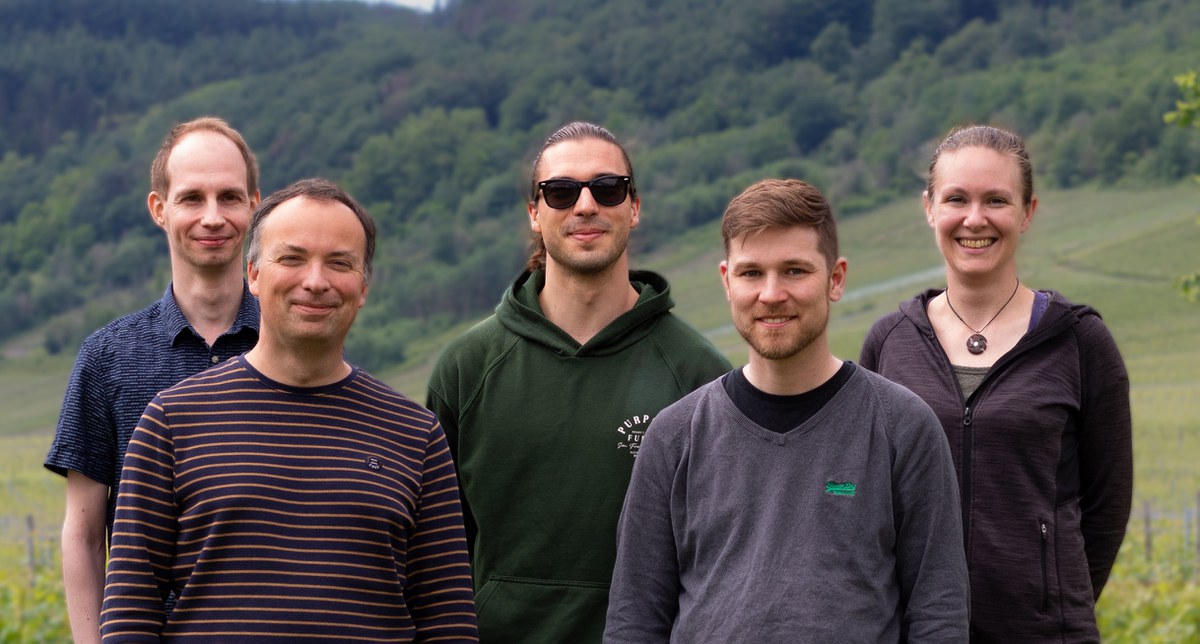 Team Data Science of Electro- and Optophysiology in Behavioural Neuroscience
