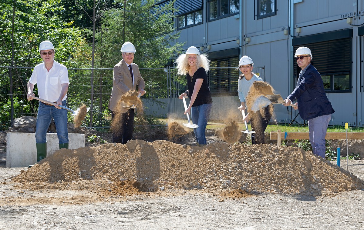 Quantum computing: Groundbreaking ceremony for JUNIQ