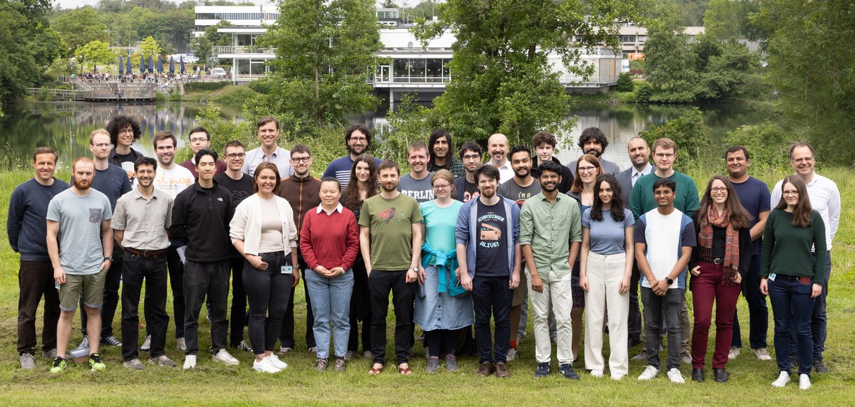 Institute for Quantum Computing Analytics (PGI-12)